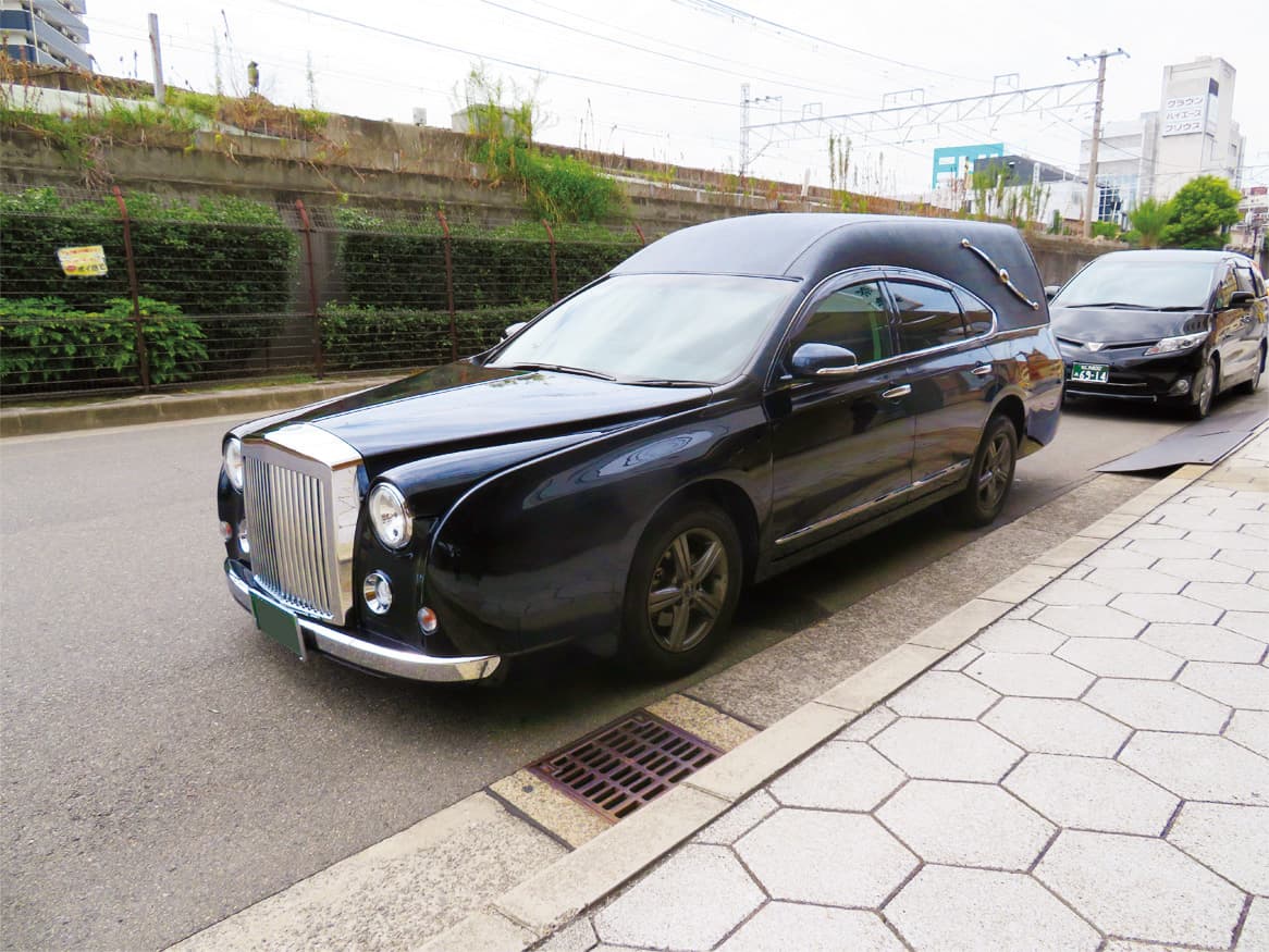 霊柩車